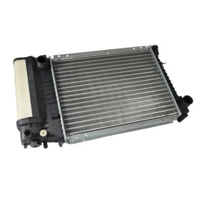 Abbildung von THERMOTEC D7B001TT Kühler, Motorkühlung Aluminium, Kunststoff 440 329 32 Schaltgetriebe Kühlrippen mechanisch gefügt BMW: 3 Limousine, 5 Limousine