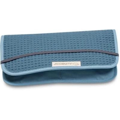 Abbildung von ULLENBOOM Windeltasche für unterwegs, Blau, Made in EU Wickeltasche bis zu 3 Windeln, Feuchttücher &amp; weiteres Zubehör, Ideal als Wickelorganiser den Kinderwagen