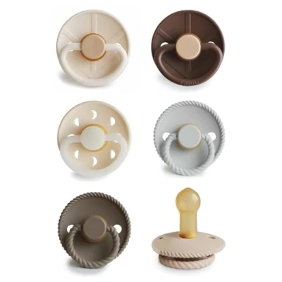 Abbildung von FRIGG Multipack Latex Schnuller 6&#039;er Packung Naturgummi/Naturkautschuk Hergestellt in Dänemark Symmetrischer Sauger Kirschform (Earthy Wonder, Größe 2 (6 18 Monate))