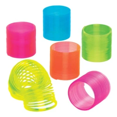 Abbildung von Baker Ross Mini Federn, für Kinder Partytaschen und kleines Spielzeug (Packung mit 12)