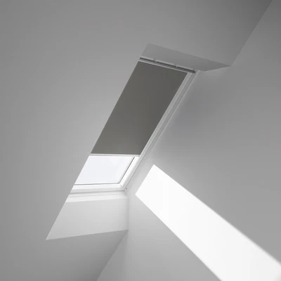 Abbildung von VELUX Verdunklungsrollo &quot;DKL M06 0705SWL&quot;, verdunkelnd, Verdunkelung, ohne Bohren, in Führungsschienen, weiße Führungsschienen &amp; Griffleiste