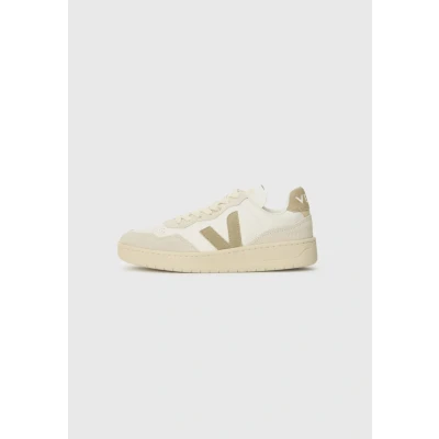 Abbildung von Veja V 90 Sneaker low, Damen, Größe: 39, White/taupe Leder