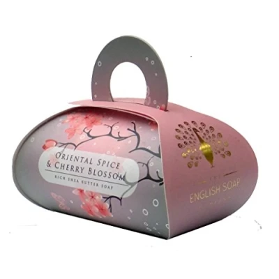 Abbildung von THE ENGLISH SOAP COMPANY Oriental Spiece und Cherry Blossom Rich Shea Butter Seife (1 x 260 g)
