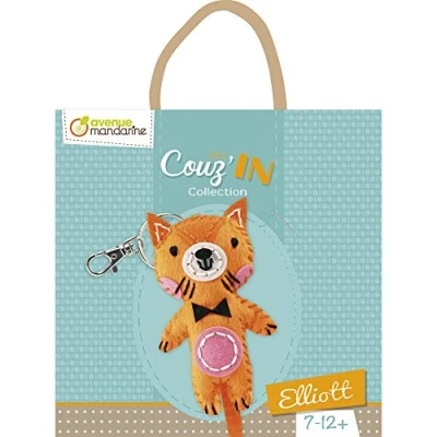 Abbildung von Avenue Mandarine KC047C Set Mini Couz&#039;In, ideal für Kinder ab 6 Jahren, mit 1 Schlüsselanhänger, vorgelochte Fellelemente, Füllwatte, Nadel aus Kunststoff, 3 Garnrollen, Set, Elliott