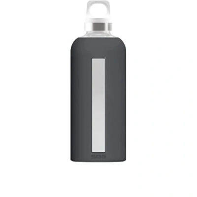 Abbildung von Sigg Trinkflasche Star Glasflasche Silikonhülle 0.85 L Shade Grau, Borosilikatglas