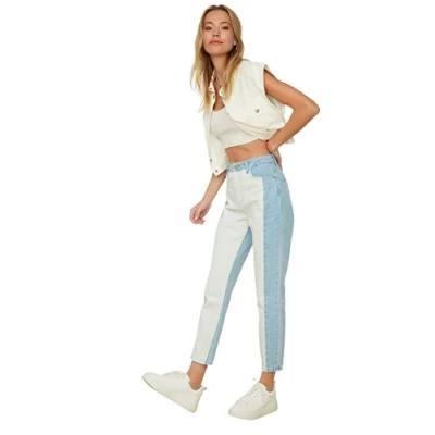 Abbildung von TRENDYOL Damen High Waist Mom Jeans, Blau, 38 EU