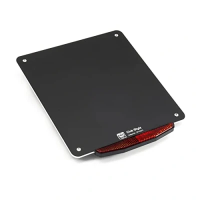 Abbildung von Delta Parts Clubstyle Kennzeichenplatte inkl. Reflektor Rückstrahler für Motorrad Kennzeichenhalter mit Katzenauge hinten Halteblech aus Aluminium selbstklebend