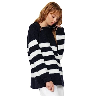 Abbildung von Trendyol Damen Regular fit Basic Standing Collar Knitwear Sweater Pullover, Navy Blue, M