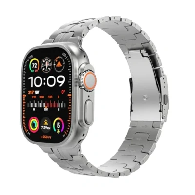 Abbildung von MoKo Titan Armband Kompatibel mit Apple Watch Ultra 2 49mm 46mm 45mm 44mm 42mm,Metall Faltschließe für iWatch SE Series 10 9 8 7 6 5 4 3 1 Ersatzarmband Uhrenarmband Herren,Sil