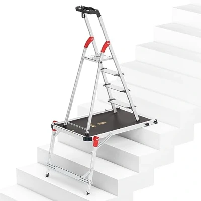Abbildung von Hailo Stehleiter L80 ComfortLine im Set mit TP1 Treppenpodest klappbare Aluleiter 4 XXL Sicherheits Stufen Arbeitsplattform stabilem Rahmen aus Aluminium belastbar bis 150 kg