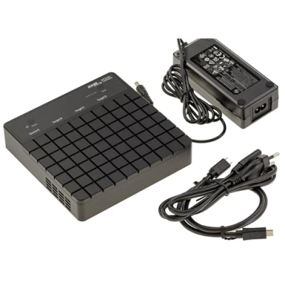 Abbildung von KALEA INFORMATIQUE USB4 Thunderbolt 40G Aluminiumgehäuse für 4 NGFF NVMe M2 SSDs mit Offline Klonfunktion, Zwangsbelüftung und externer Stromversorgung.