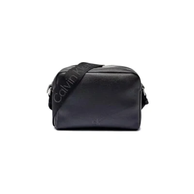 Abbildung von Calvin Klein Jeans OVER Webbing Camera BAG Umhängetasche, Damen, Größe: One Size, Black
