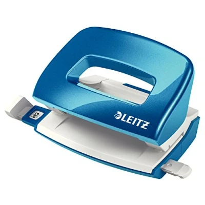 Abbildung von Leitz Mini Locher aus Metall, kleiner für 10 Blatt, Anschlagschiene mit Formatangaben, Ergonomisches Design, blau, WOW Serie, 50601036