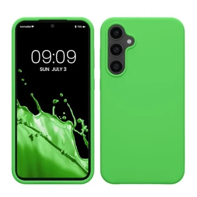 Abbildung von kwmobile Hülle kompatibel mit Samsung Galaxy S23 FE Silikon Handy Case Handyhülle weiche Oberfläche kabelloses Laden Limettengrün
