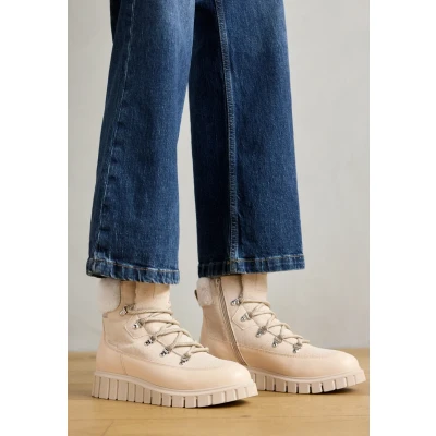 Abbildung von Tamaris Damen Klassische Ballerinas, Frauen Flats,TOUCHit Fußbett,Slip ons,klassisch elegant,Ballerinen,Pumps,Halbschuhe,Slipper,Antelope,39 EU