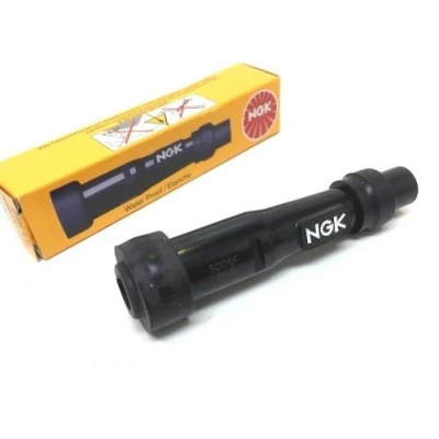 Abbildung von SD05F Zündkerzenstecker, wasserdicht, gerade für 10/12 mm Kerzen Entstört (5 K Ohm) H.onda CB, CBR, K.TM Duke, EXC, LC4 Motorrad uvm.
