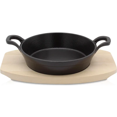 Abbildung von Krüger Servierpfanne &quot;Eisenguss Brat und mit Holzteller TOLEDO, 18 cm&quot;, Gusseisen, (1 tlg.), für Induktions Kochfelder geeignet