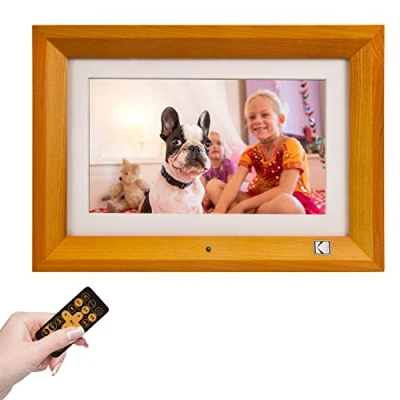 Abbildung von KODAK Digitaler Bilderrahmen 10.1 Zoll mit Fernbedienung, Hölzern Elektronischer Fotorahmen, 1280x800 IPS, Bild Musik Video Funktion, Unterstützung USB und SD Karte, Automatisch Drehende (RDPF 1020V)