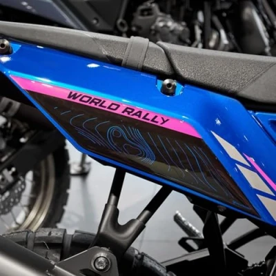 Abbildung von Resin Bike Aufkleber Motorrad Kompatibel Mit Yamaha Tenere 700 World Rally 2024. Seitenverkleidungen vor Stößen und Kratzern. Aufklebersatz 3D Harzklebstoff Stickers Made in Italy