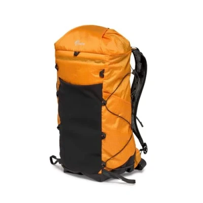 Abbildung von Lowepro RunAbout 18L, Ultraleichter Fotorucksack, Trekkingrucksack, Perfekt für Tagesausflüge, Strapazierfähig und Faltbar, Farbe Orange LP37443 PWW