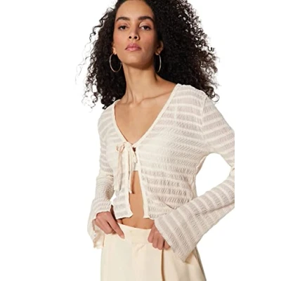 Abbildung von Trendyol Women&#039;s Damen Gerade Lange Ärmel Regulär Die Bluse Blouse, Ecru, Large