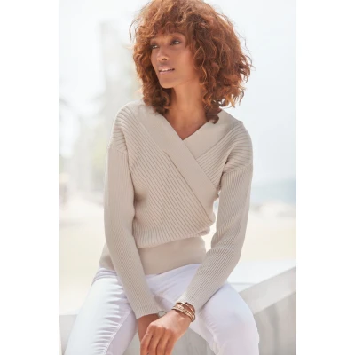 Abbildung von LASCANA Strickpullover, in Wickeloptik, weicher Damenpullover mit besonderem Ausschnitt