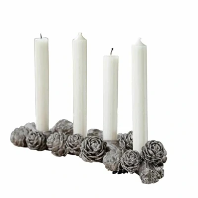 Abbildung von Loberon Kerzenhalter Arasta, zeitlos schönes Vintage Design, handbemalt, mit Tannenzapfen geschmückt, für Stabkerzen, Adventskranz, Weihnachten, Weihnachtsdeko, Polyresin, Silber
