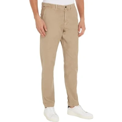 Abbildung von Tommy Hilfiger Herren Chinos Harlem Gabardine mit Stretch, Beige (Batique Khaki), 32W/32L