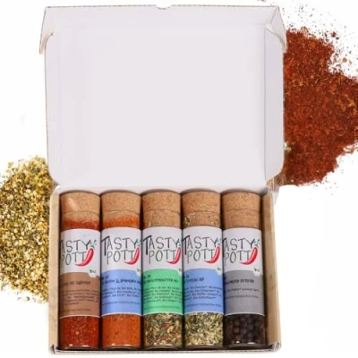 Abbildung von Tasty Pott Dank Box I Bio Gewürze Gewürz Set Geschenk Idee für Familie und Freunde Würzig Spices Gewürzmischungen im Glas (Grillgewürze, Alles Gute!)