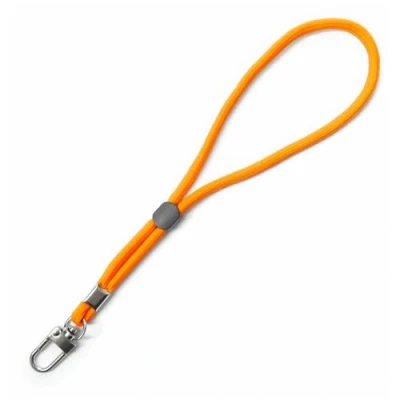 Abbildung von trage.band® kurzes verstellbares Handgelenk Trageband mit Karabinerhaken, orange