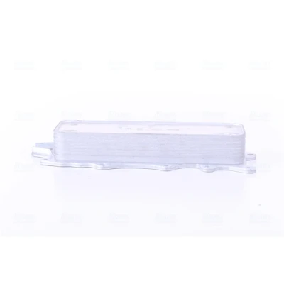 Abbildung von NISSENS 90784 Ölkühler ohne Ölfiltergehäuse MERCEDES BENZ: C Klasse Limousine, ML Klasse, S CHRYSLER: 300C Touring