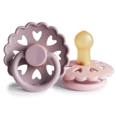 Abbildung von FRIGG Fairytale Schnuller 2 Packung Latex BPA Frei Hergestellt in Dänemark Symmetrischer Sauger Kirschform (Twilight Mauve/Primrose, Größe 1 (0 6 Monate))