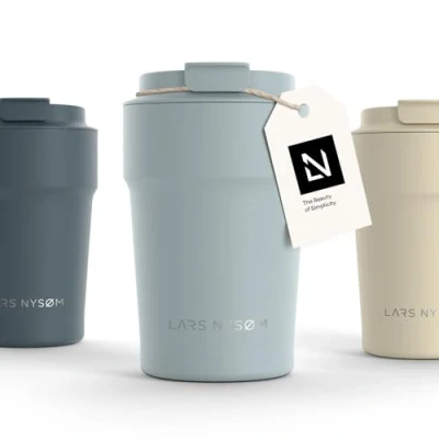 Abbildung von LARS NYSØM Thermobecher Bevægelse, Edelstahl, Auslaufsicherer Travel Mug für Kaffee und Tee unterwegs 380ml 500ml
