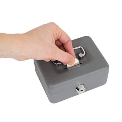 Abbildung von ARREGUI Elegant C9006 Geldkassette aus Stahl Geldbox 12,5 cm breit Abschließbare Kasse mit Einwurfschlitz Kleine Schlüssel Geldkasse grau