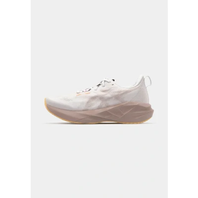 Abbildung von ASICS NOVABLAST™ 5 Leichte weiße Laufschuhe für komfortables Training und optimale Wettkampfleistung