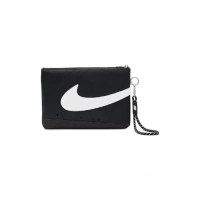 Abbildung von Nike Sportswear ICON Wristlet Large Unisex Clutch, Größe: One Size, Black/white