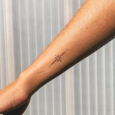 Abbildung von Inkster Tattoo Sternenkreuz vegane &amp; wasserfeste Temporäre Tattoos für Erwachsene EU Kosmetikzertifizierte Farbe revolutionäres 2 Wochen Premium Klebetattoos Fake