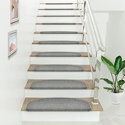 Abbildung von Stufenmatte, en.casa, halbrund, 15er Set Treppenmatten halbrund 65x24cm selbstklebend Hellgrau