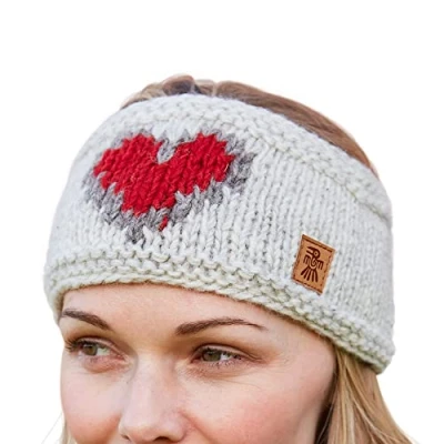 Abbildung von Pachamama Damen Wolle Ohrenwärmer Stirnband Fleece Gefüttert Handgestrickt Rot Herz Muster Oatmeal Einheitsgröße Handmade Fair Trade