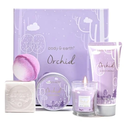 Abbildung von BODY &amp; EARTH Geschenkbox für frauen 5tlg. Orchideenduft Geschenkset mit Duftkerze, Körperbutter, Handcreme, Badebombe, Wellness Set Freundin, Mama, weihnachtsgeschenke