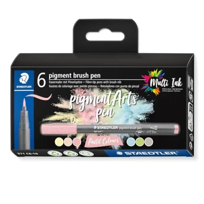 Abbildung von STAEDTLER brush pen pigment Arts, Premium Zeichentusche, Pinselspitze für variable Linienbreite, wasserfest, schnelltrocknend, 6 pens in sortierten Farben im Kartonetui, 371 C6 10