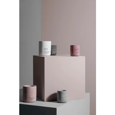 Abbildung von Blomus FRAGA Duftkerze rose dust Fig 6,5 cm