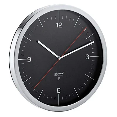 Abbildung von blomus CRONO Funkuhr M mit mattiertem Edelstahlrand, edles Schwarz, Wanduhr, automatische Zeiteinstellung, hohe Genauigkeit, exklusives Wohnaccessoire (H / B T: 30,5 x 4 cm, 65437)