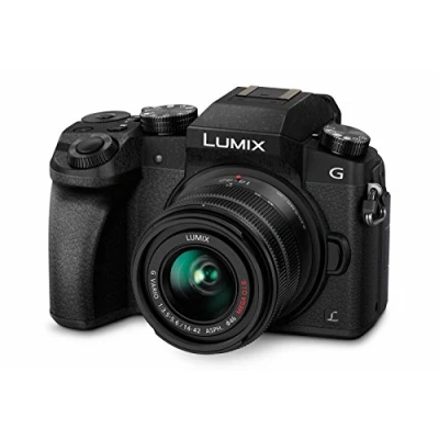 Abbildung von Panasonic DMC G70KEG K Lumix Systemkamera (16 Megapixel, 4K Video, 7,5 cm (3 Zoll) Touchscreen, WiFi) mit Objektiv G Vario F3,5 5,6/14 42 Asph/OIS schwarz