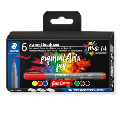 Abbildung von STAEDTLER brush pen pigment Arts, Premium Zeichentusche, Pinselspitze für variable Linienbreite, wasserfest, schnelltrocknend, 6 pens in sortierten Farben im Kartonetui, 371 C6 9