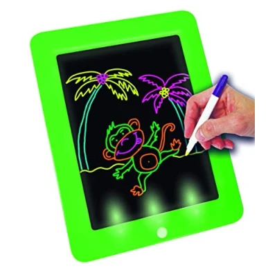 Abbildung von Starlyf Zaubertafel Fantastic Pad, (Spar Set, 37 tlg., Maltafel oder Malpad mit Stiften), inkl. 30 x Vorlagen (Bilder, Spiele, Lernmaterial), 8 LED Effekte