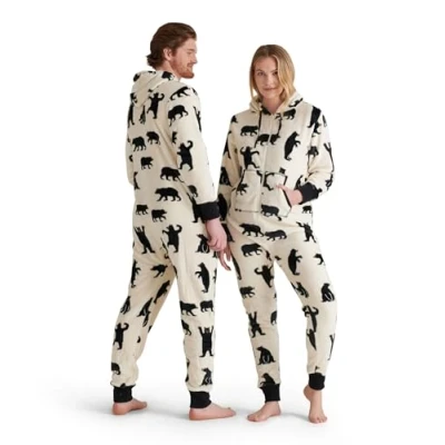 Abbildung von Hatley Damen Fuzzy Fleece Black Bear Family Jumpuits met capuchon Onesie, White (Adult Jumpsuit Bears On Natural ), M EU
