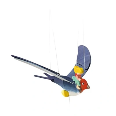 Abbildung von OSTHEIMER 5520092 Mobile Elfenkind mit Schwalbe Spannweite 38cm Länge 27cm aus Holz