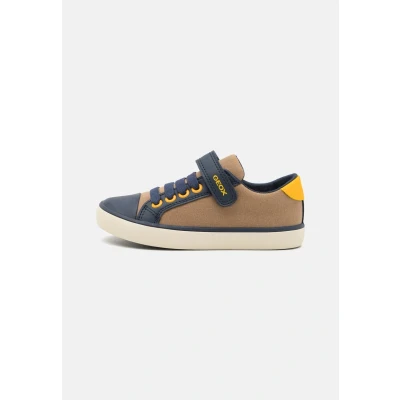 Abbildung von Geox Gisli BOY Sneaker low für Kinder, Größe: 30, Camel/navy Schuhe