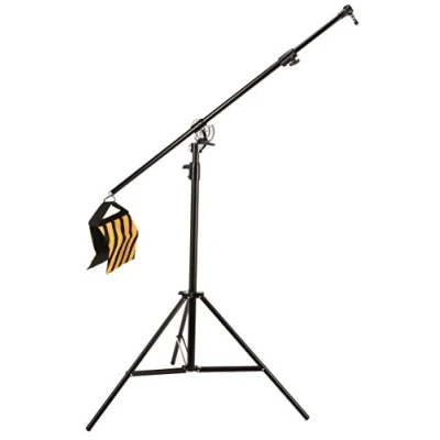 Abbildung von Bresser F001608 Fotostudio Galgenstativ mit Arm BR BLS210 Luftfederungssystem, schwarzer Pulverbeschichtung und Spigot Adapter zur Verwendung von Fotostudiozubehör